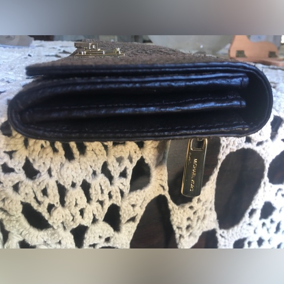 Michael Kors Wallet - Picture 6 of 10